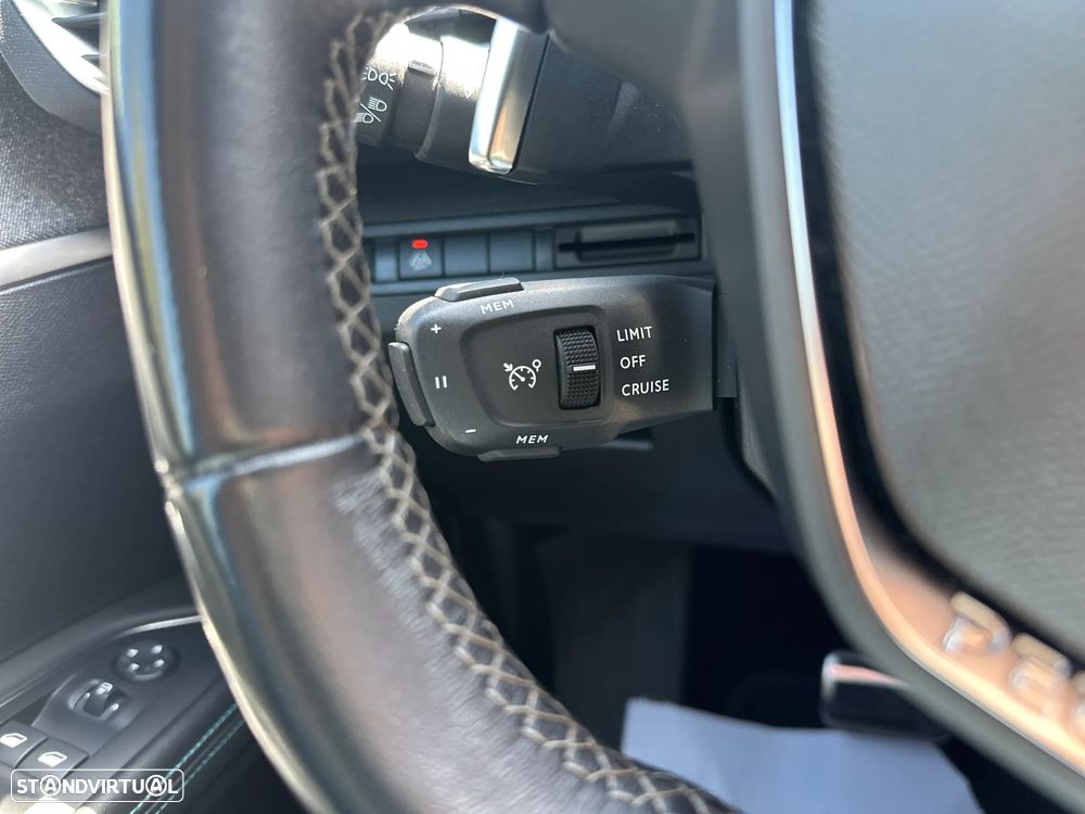 Peugeot 5008 1.5 BlueHDi Allure Pack EAT8 - 33