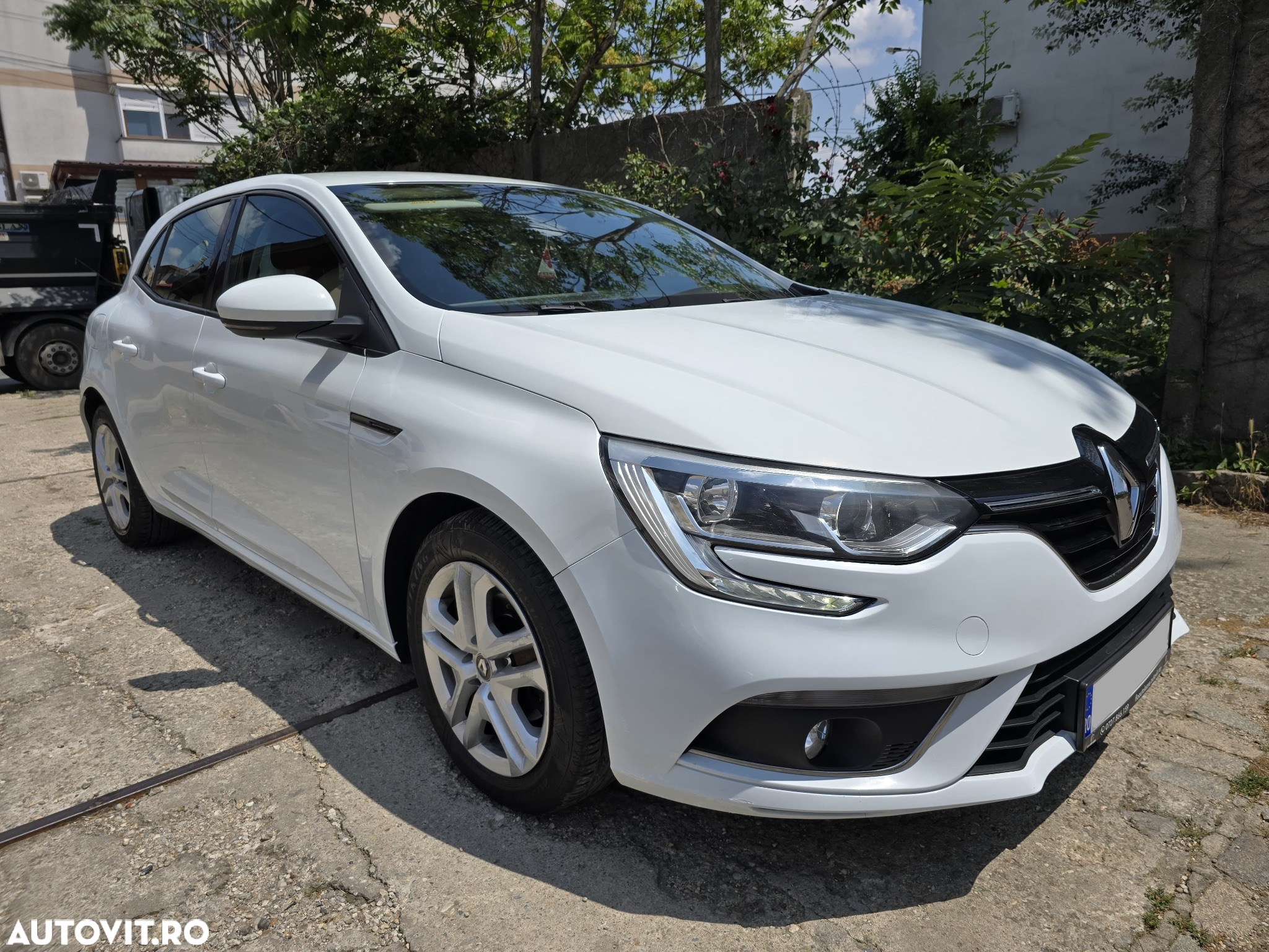 Renault Megane ENERGY TCe Life - 9