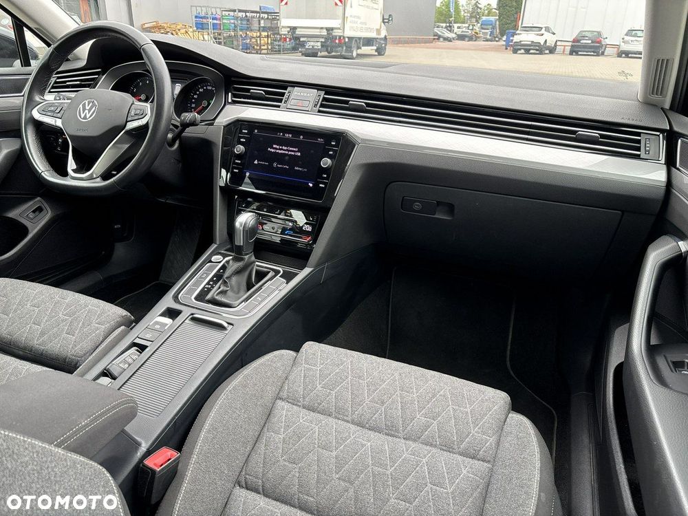 Volkswagen Passat - 15
