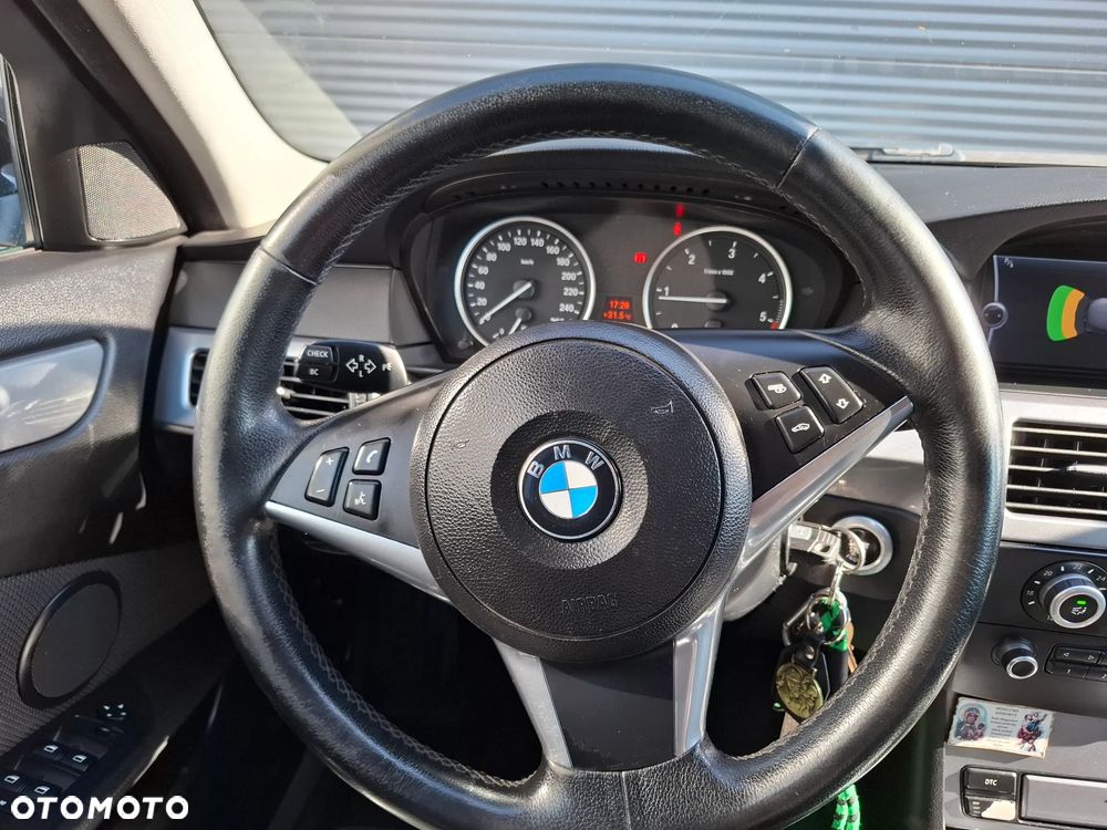 BMW Seria 5 520d Edition Exclusive - 12