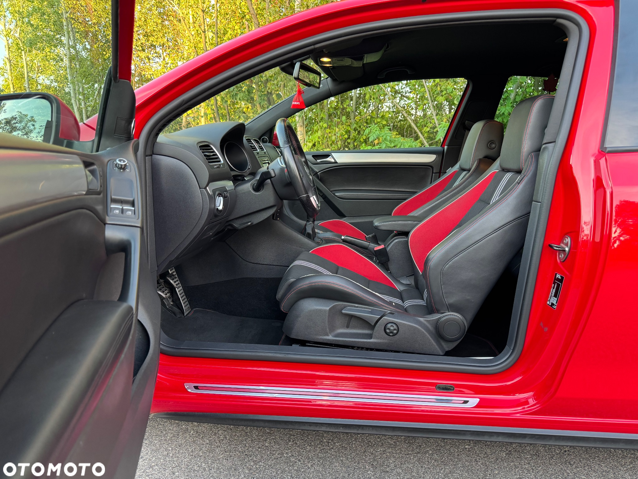 Volkswagen Golf 2.0 GTI adidas - 15