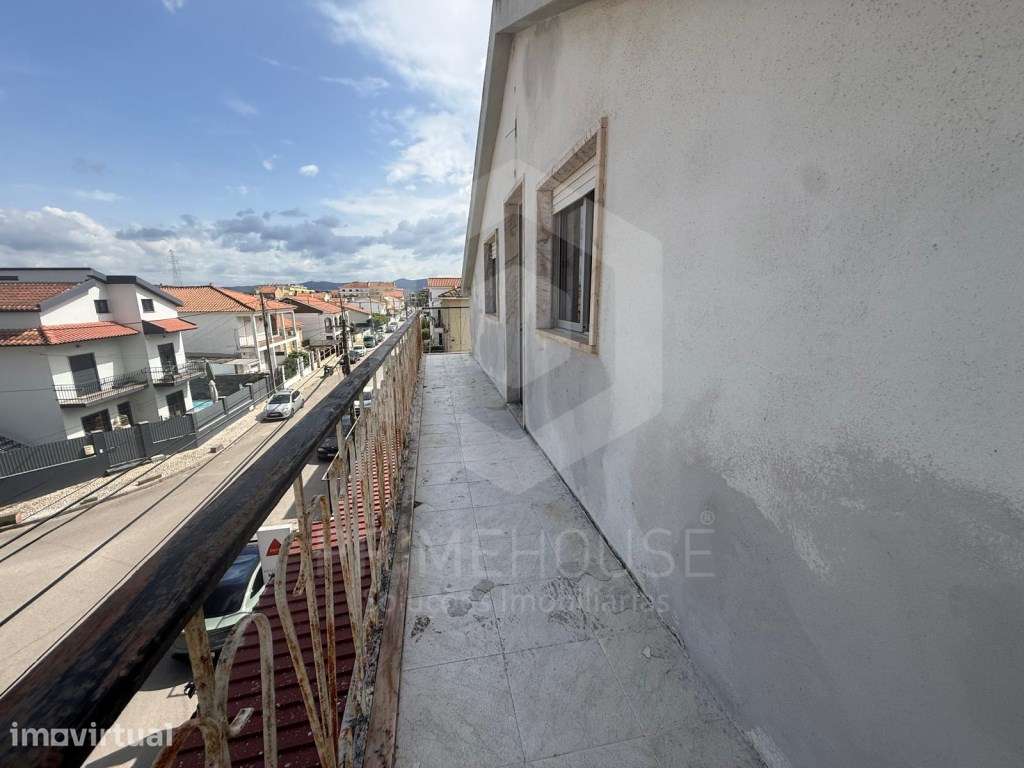 Andar de Moradia Duplex para Recuperação | Espaço e Potencial na Qu... - Grande imagem: 4/46