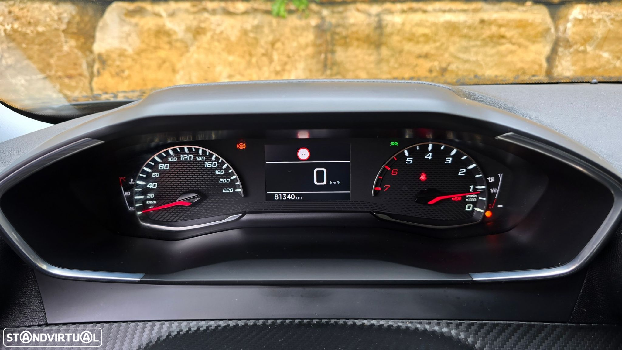 Peugeot 2008 - 18