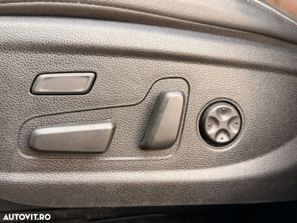 Hyundai Santa Fe 1.6 Plugin-Hybrid 4WD SEVEN Signature - 12