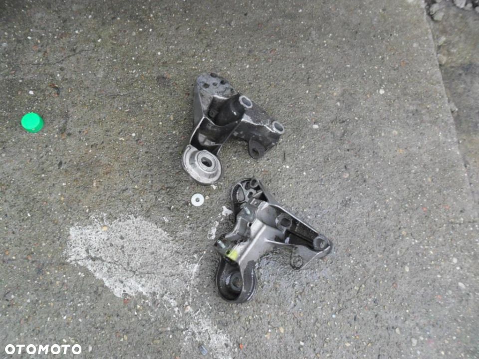 ŁAPA PODPORA SILNIKA AUDI S6 C5 4.2 BEN 4B0 97/04R - 1