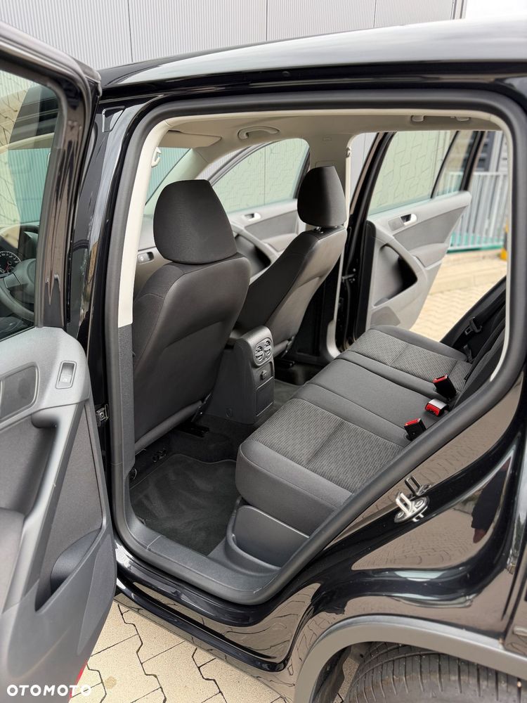Volkswagen Tiguan 1.4 TSI BlueMotion Technology Exclusive - 25