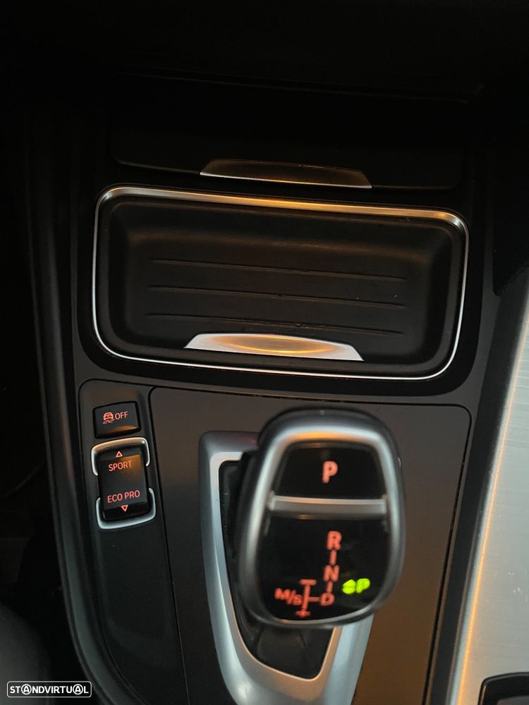BMW 320 d Auto Line Sport - 9