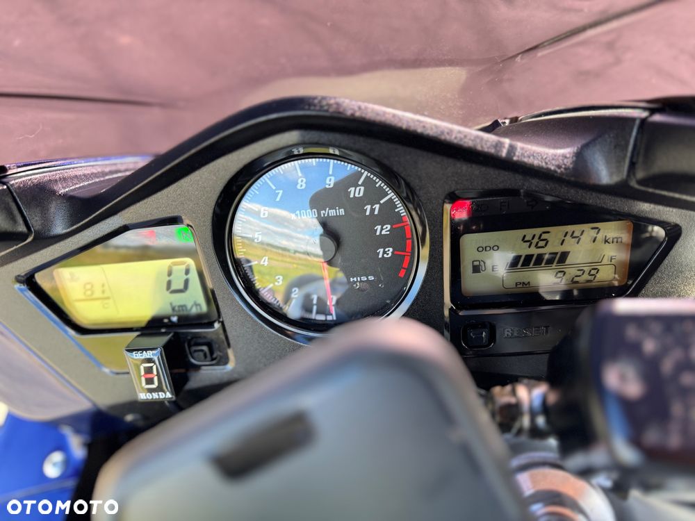 Honda VFR - 6