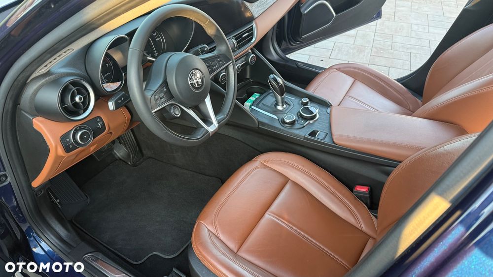 Alfa Romeo Giulia - 10