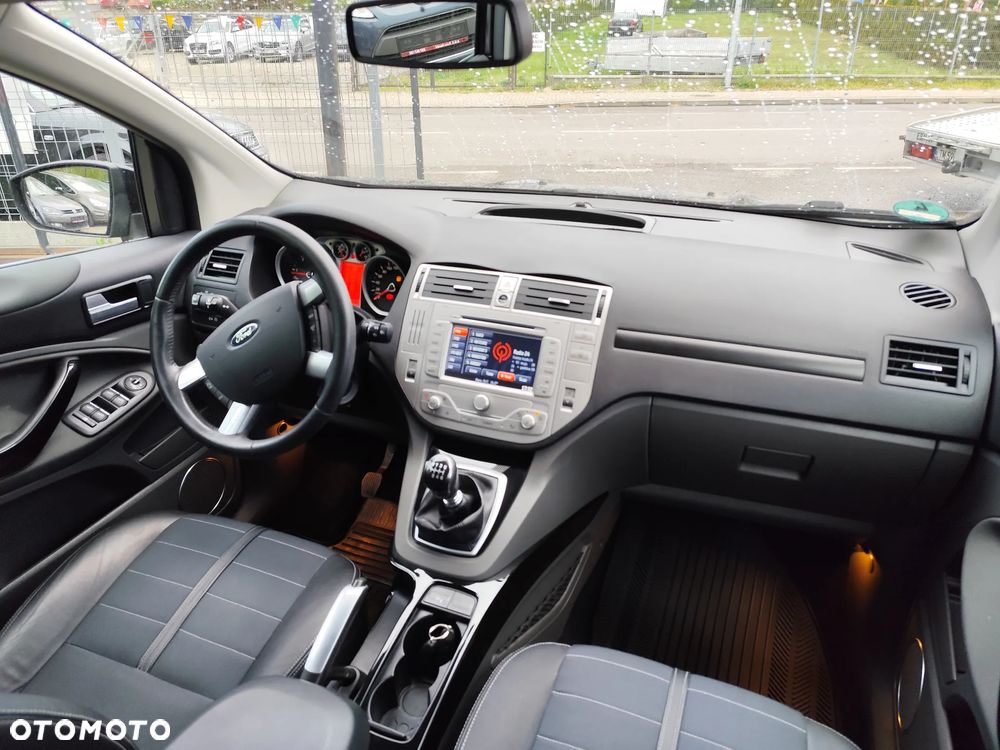Ford Kuga 2.0 TDCi 4x4 Titanium - 34