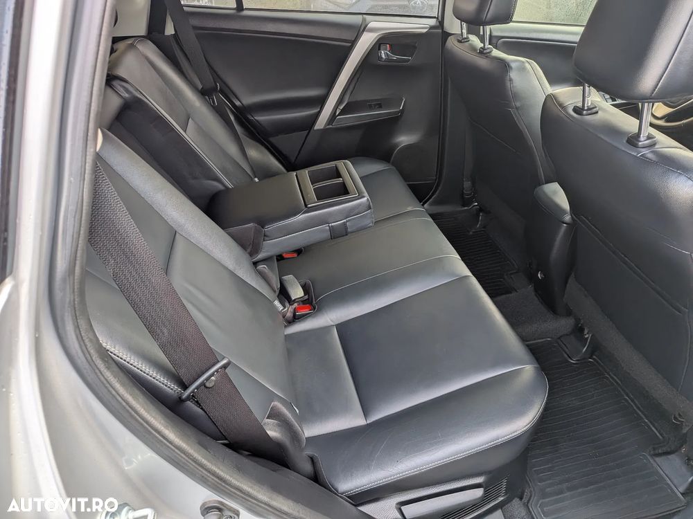 Toyota RAV4 2.5 VVT-i 4x4 Luxury - 17