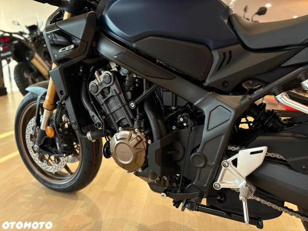 Honda CB - 8