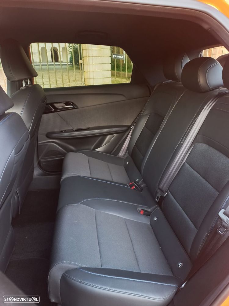 MG MG4 64 kWh Luxury - 35