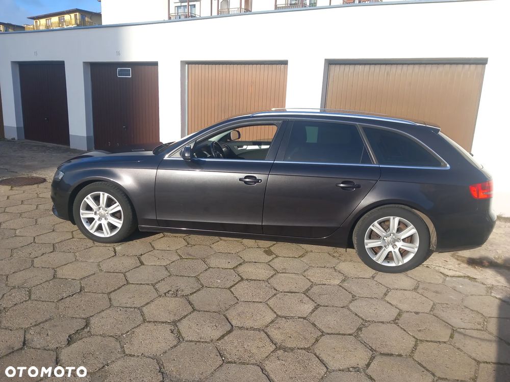 Audi A4 Avant 2010 photo 4