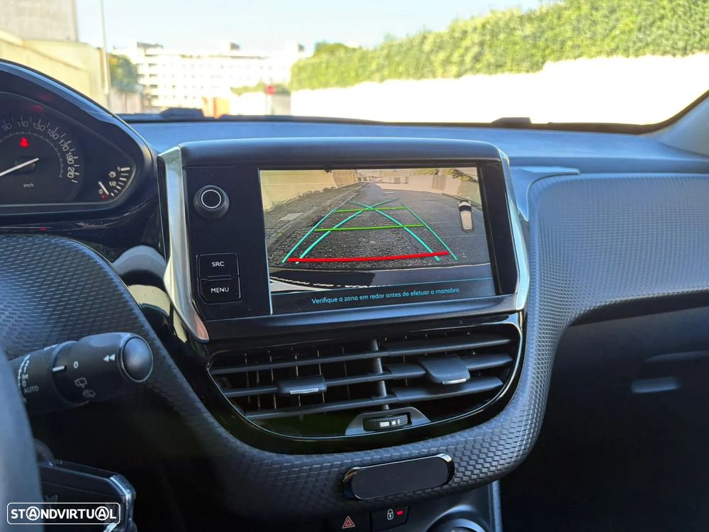 Peugeot 2008 1.2 PureTech Style - 8