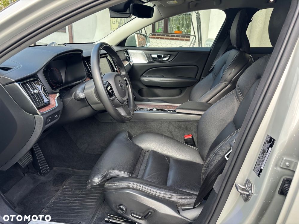 Volvo V60 Cross Country T5 AWD Geartronic - 19