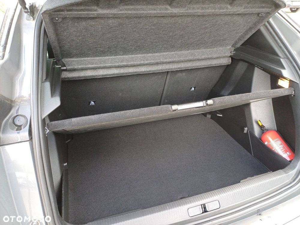 Peugeot 2008 PureTech 100 Allure S&S BVM6 - 33