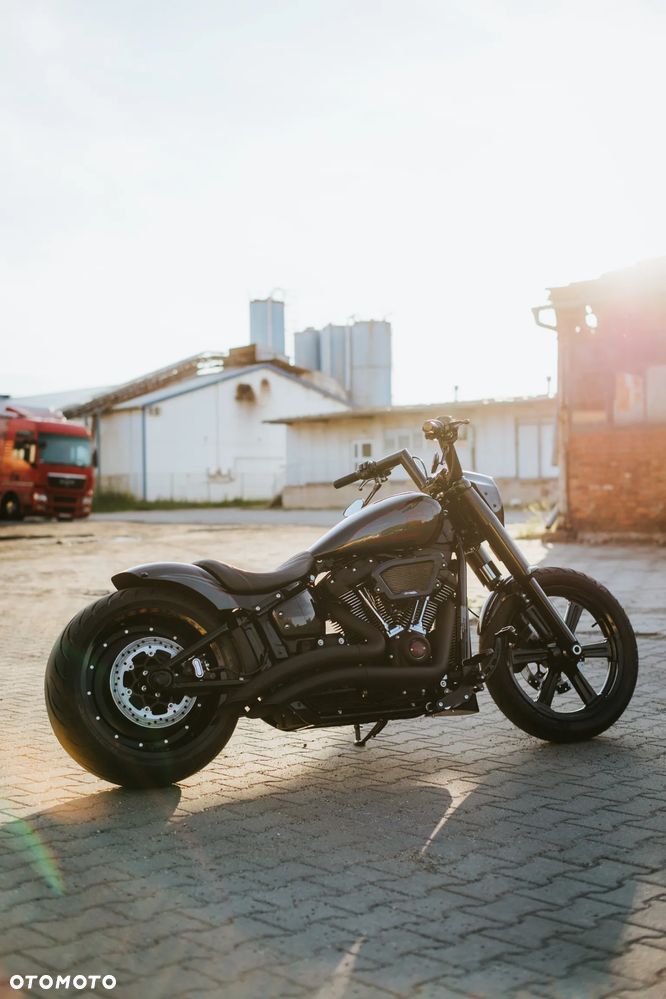 Harley-Davidson Softail Custom - 26