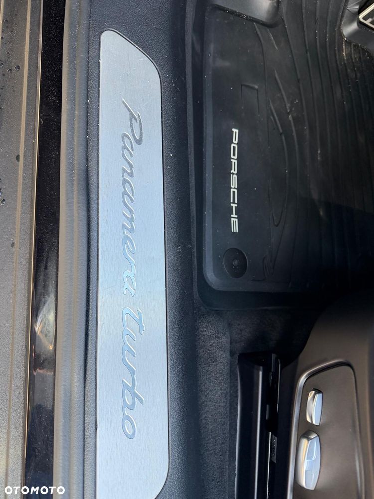 Porsche Panamera Turbo - 7