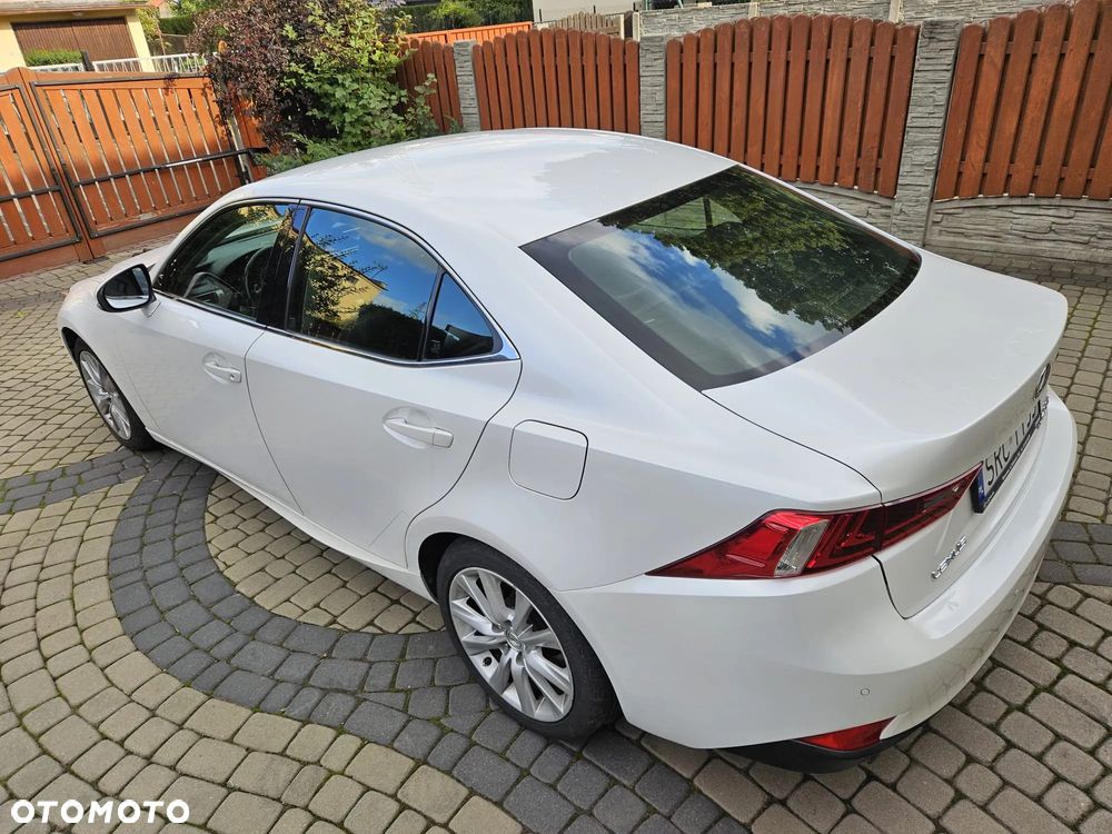 Lexus IS 200t Elite - 9