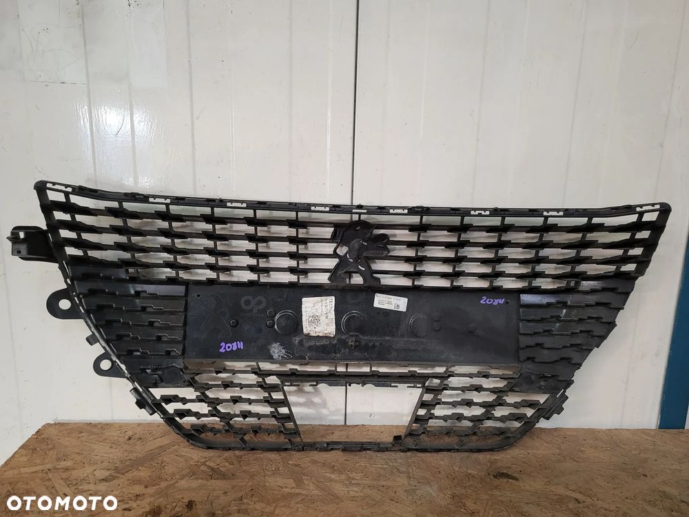 Grill atrapa zderzaka Peugeot 208 II - 10
