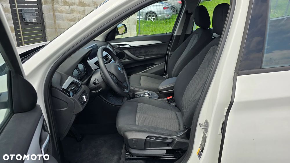 BMW X1 xDrive25e Business Edition - 12