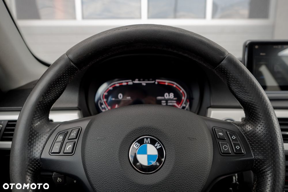 BMW Seria 3 320d - 16