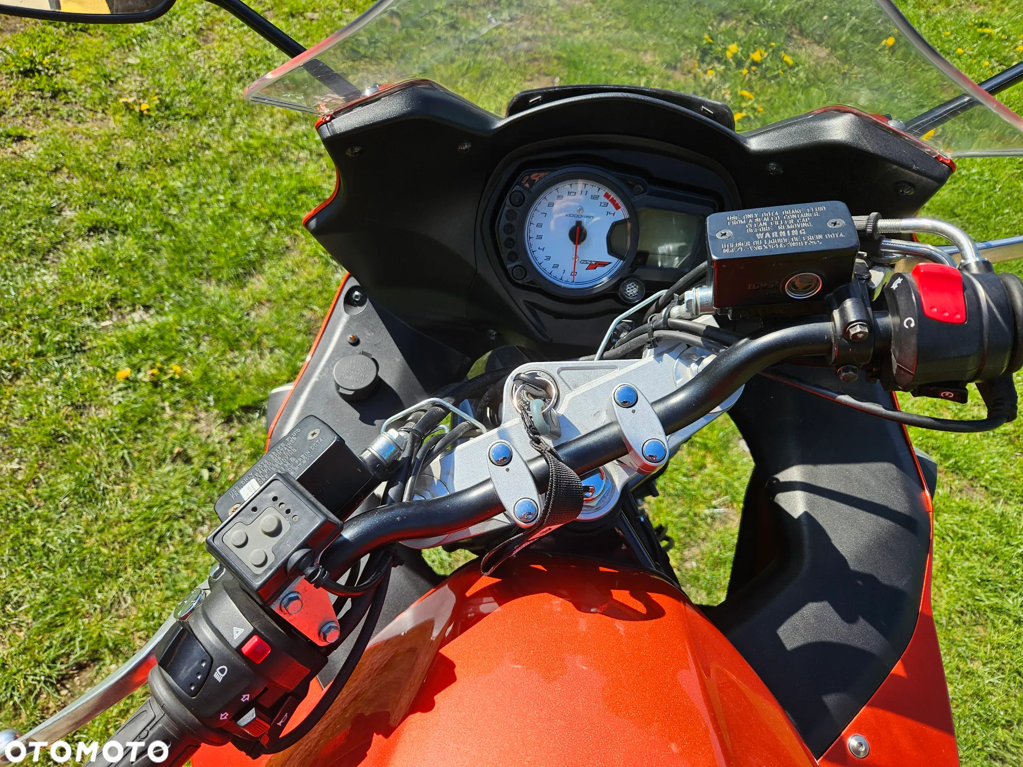 Suzuki GSX - 13