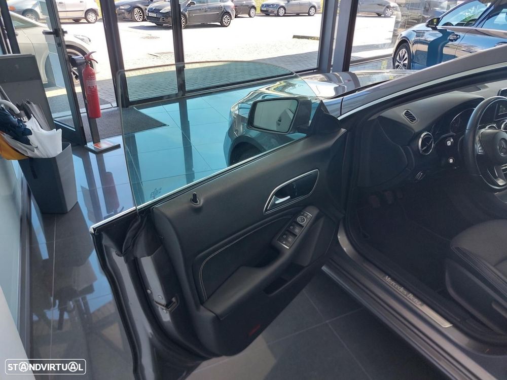 Mercedes-Benz CLA 180 d Shooting Brake - 20