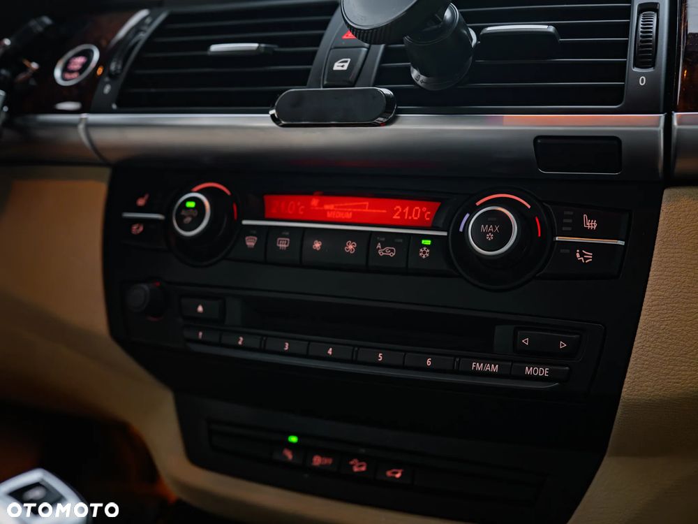 BMW X5 xDrive35i - 32