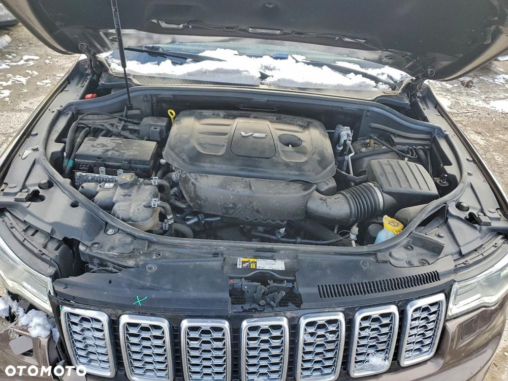 Jeep Grand Cherokee - 12