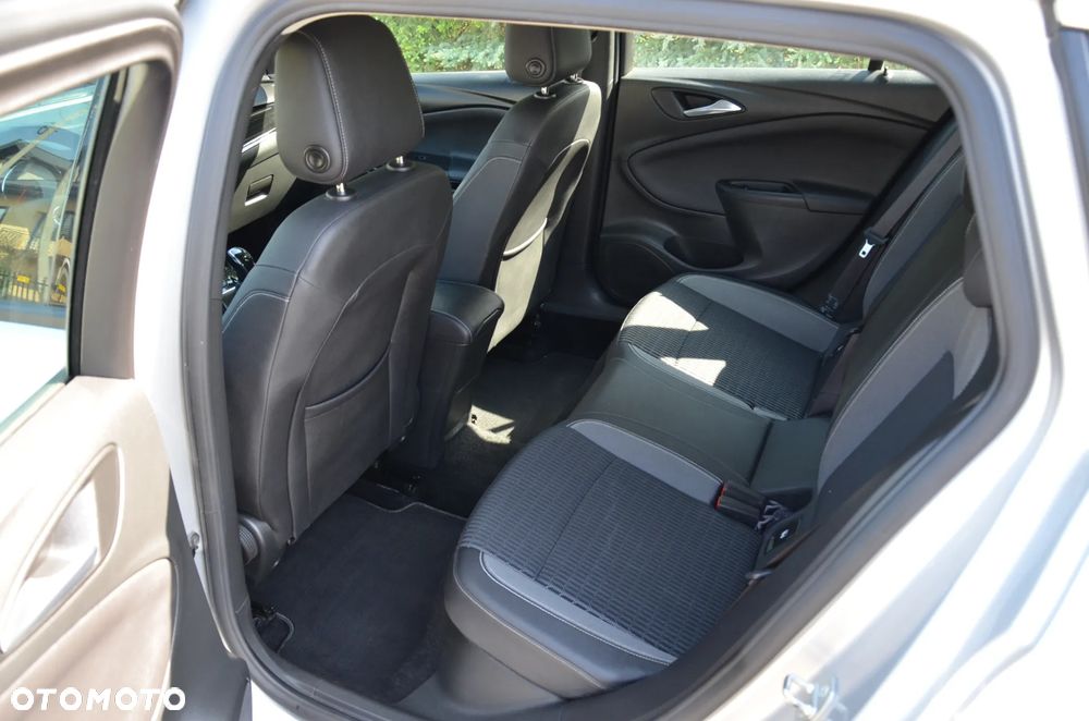 Opel Astra 1.2 T GS S&S - 18