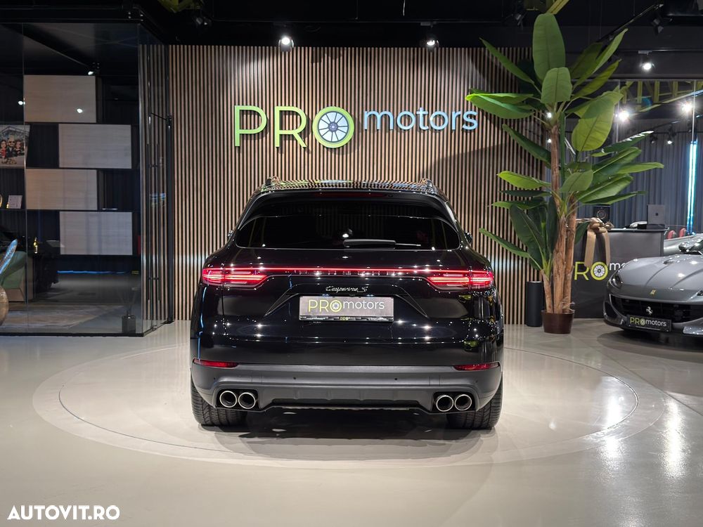 Porsche Cayenne S - 4