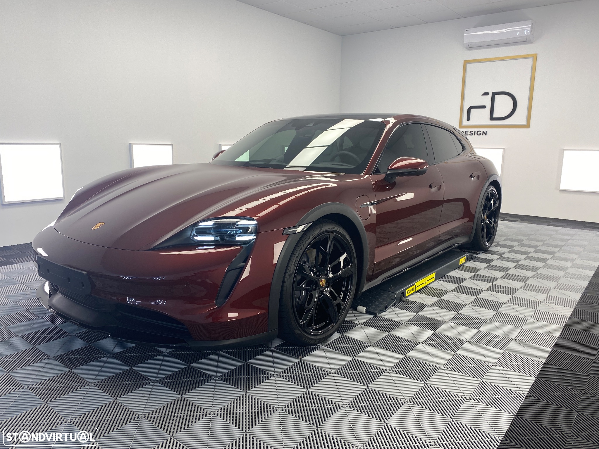 Porsche Taycan Cross Turismo 4 - 9