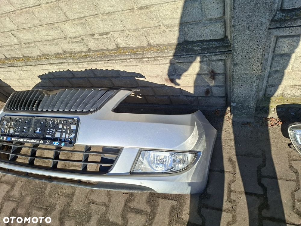 lampa   zderzak blotnik Skoda  Fabia II Lift  ROOMSTER LA7W poznan - 3