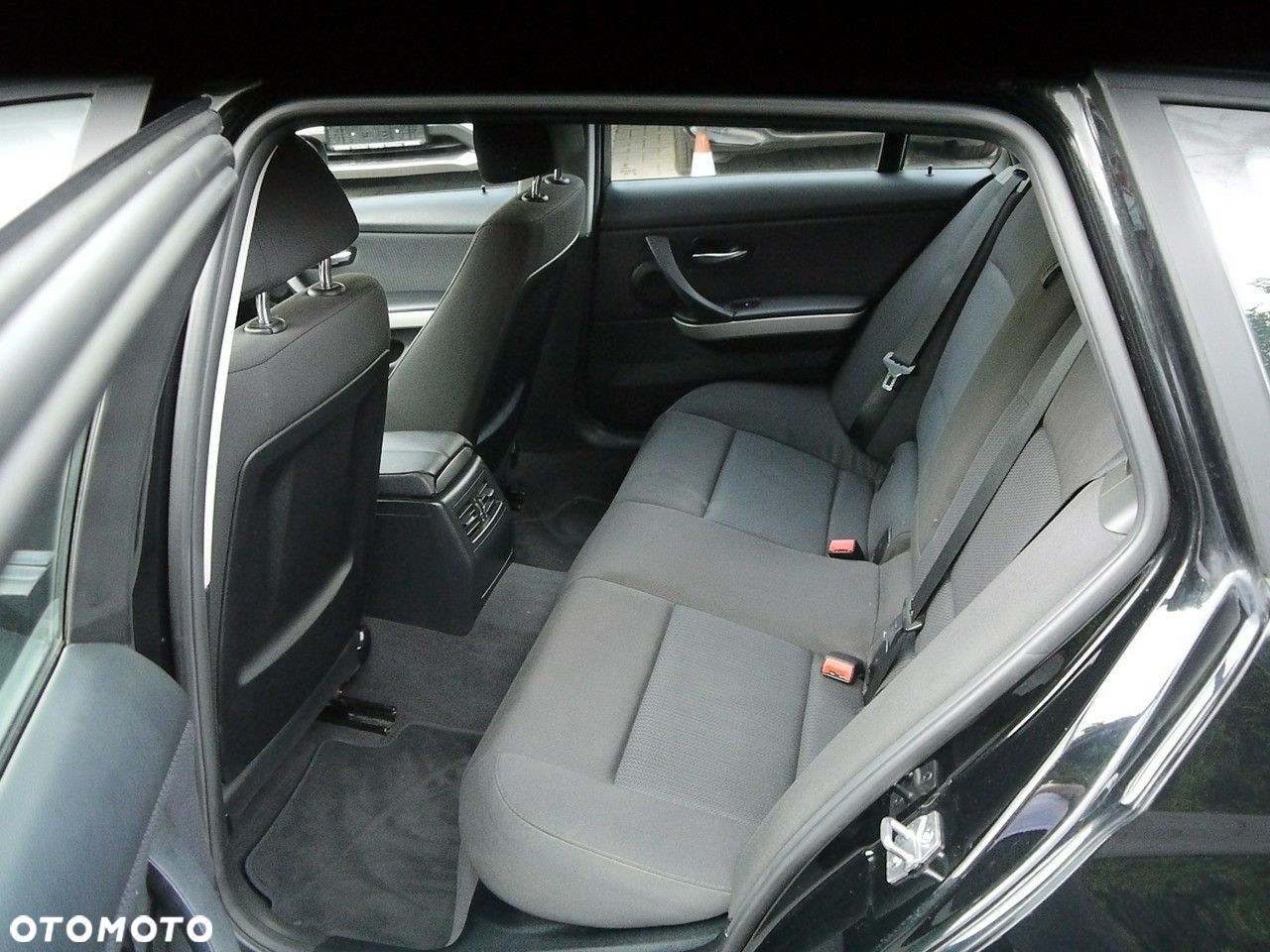 BMW Seria 3 318d - 25