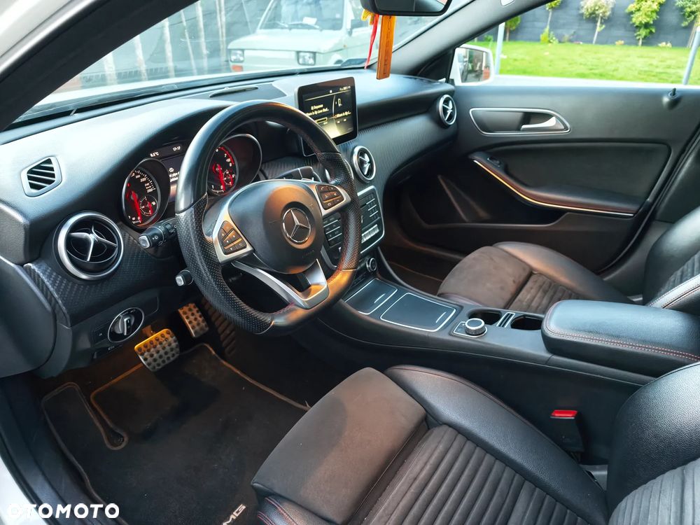 Mercedes-Benz Klasa A 220 4-Matic AMG Line - 11