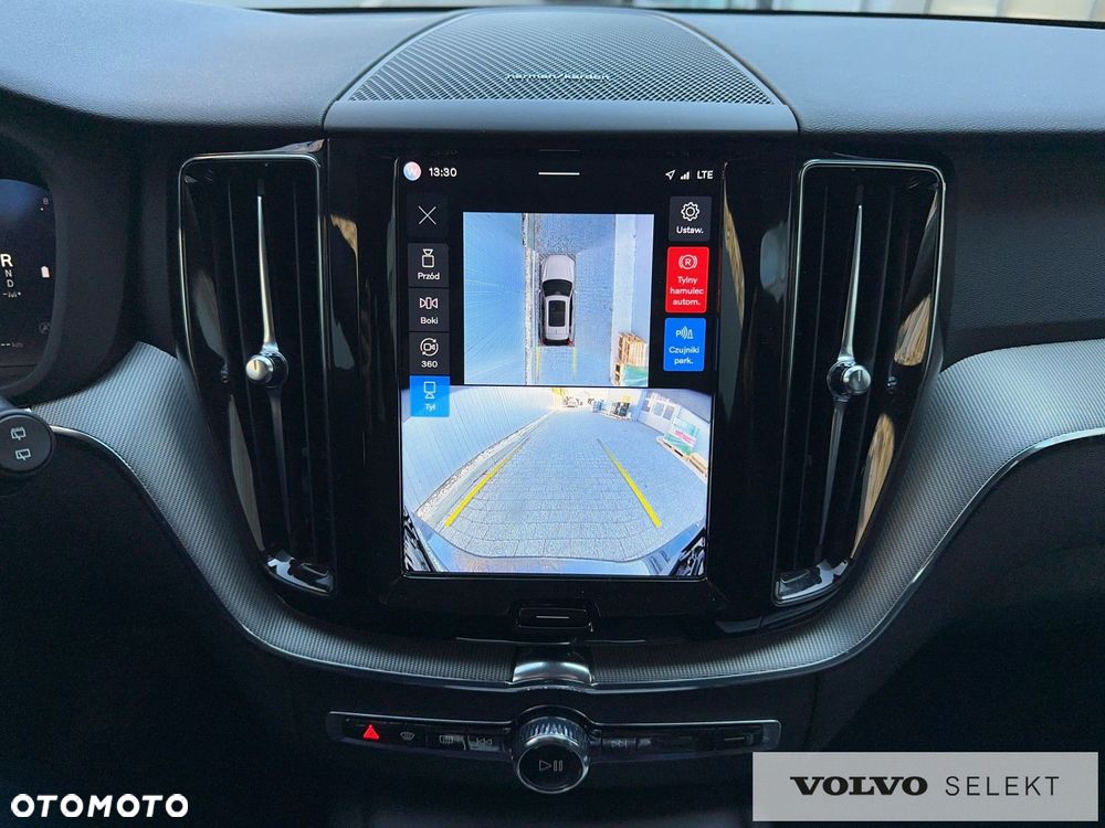 Volvo XC 60 B5 B AWD Plus Dark - 27