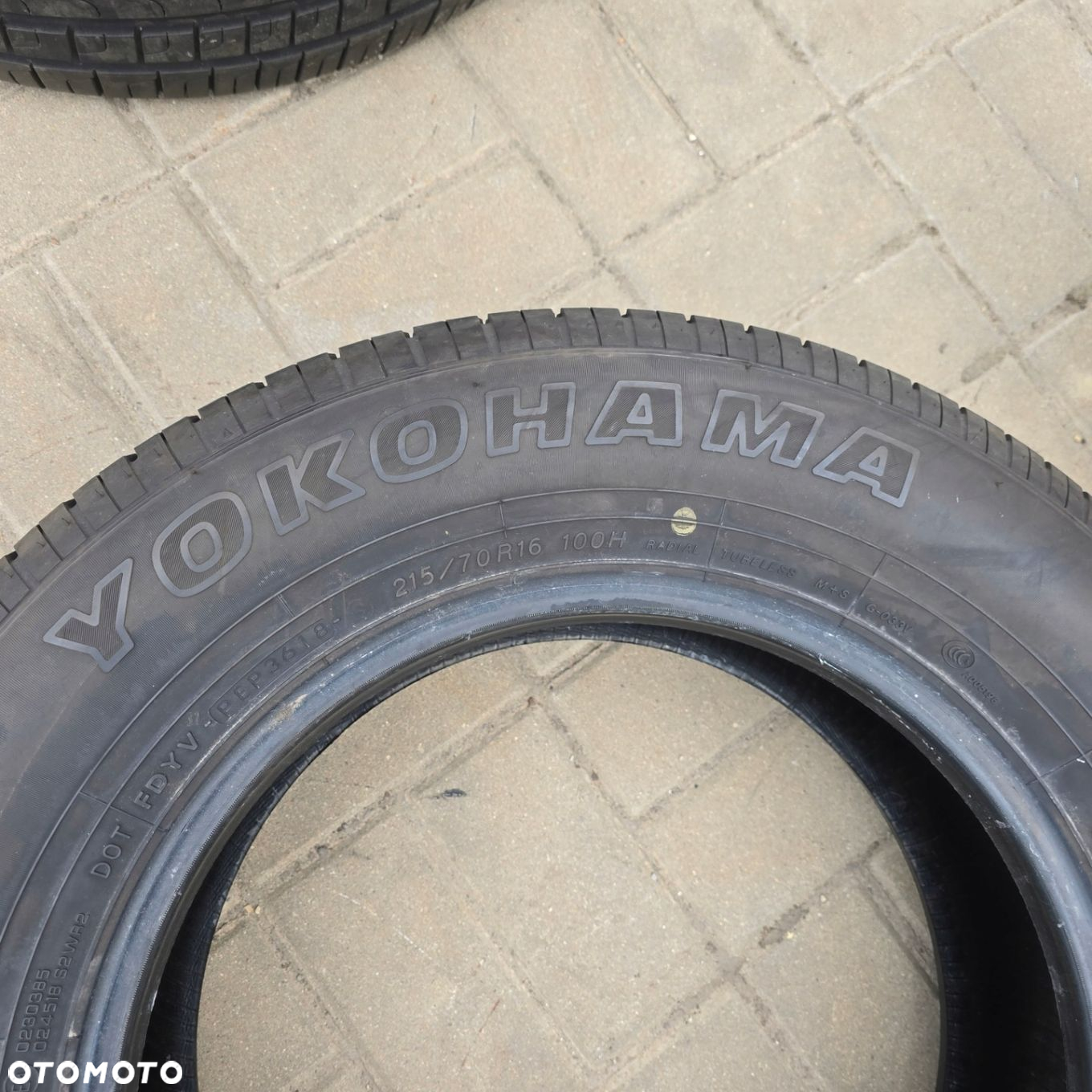 YOKOHAMA GEOLANDER G033 215/70R16 100H 18R 2X - 4