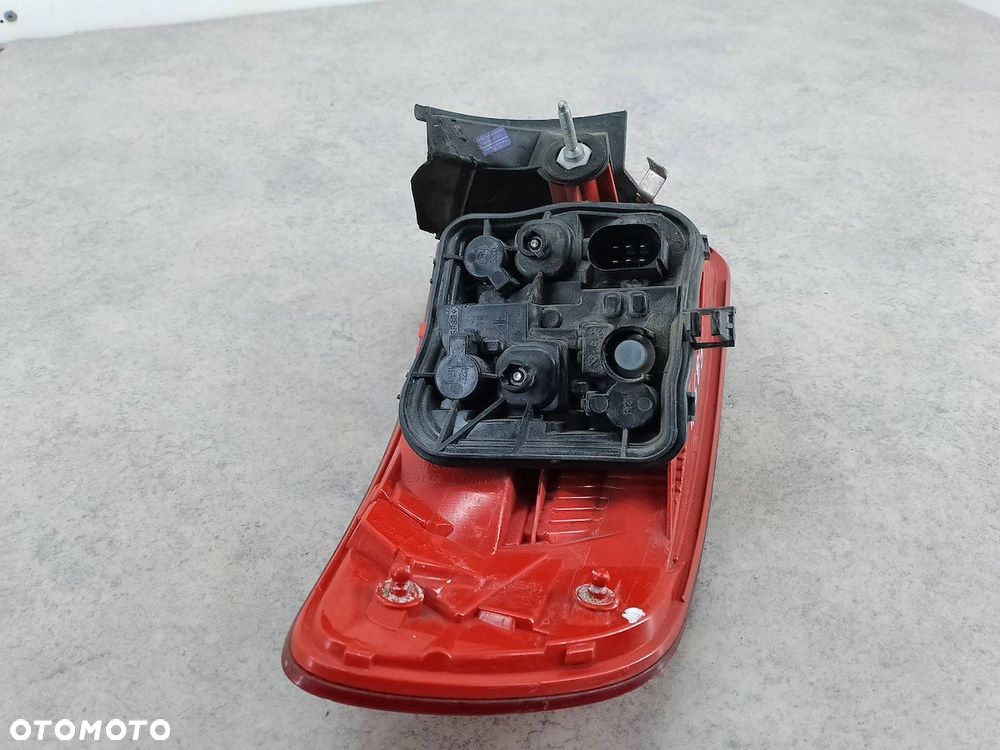 LAMPA TYLNA PRAWA AUDI A3 8P/8PA/8P7 HATCHBACK 5D 2009-2013 - 7