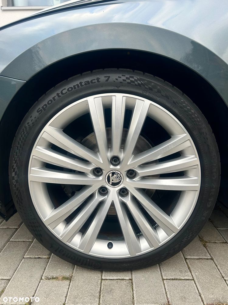 Skoda Superb 2.0 TDI DSG Ambition - 40