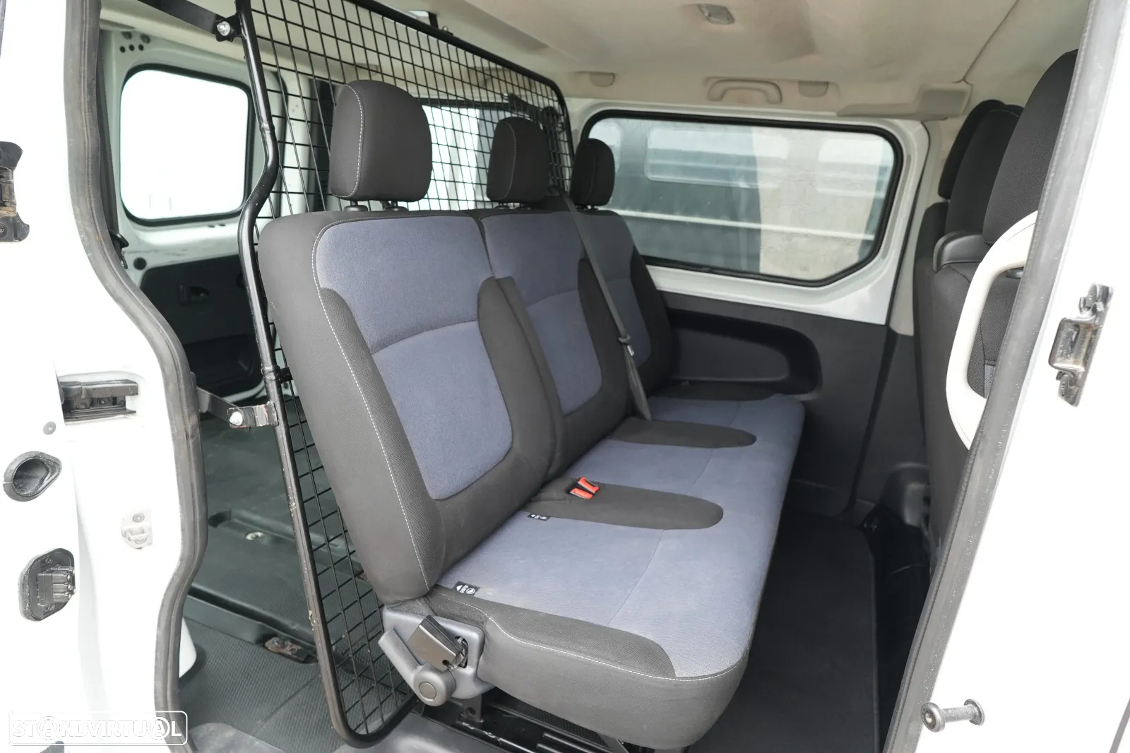 Opel Vivaro - 8
