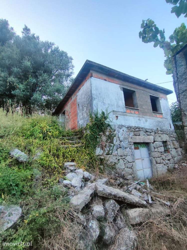 Moradia rés do chão e 1º andar em pedra para restauro - Grande imagem: 4/15