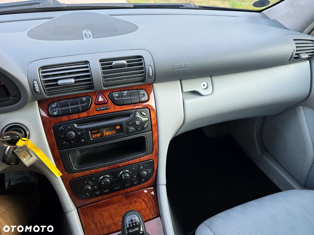 Mercedes-Benz Klasa C 180 Kompressor Classic - 19