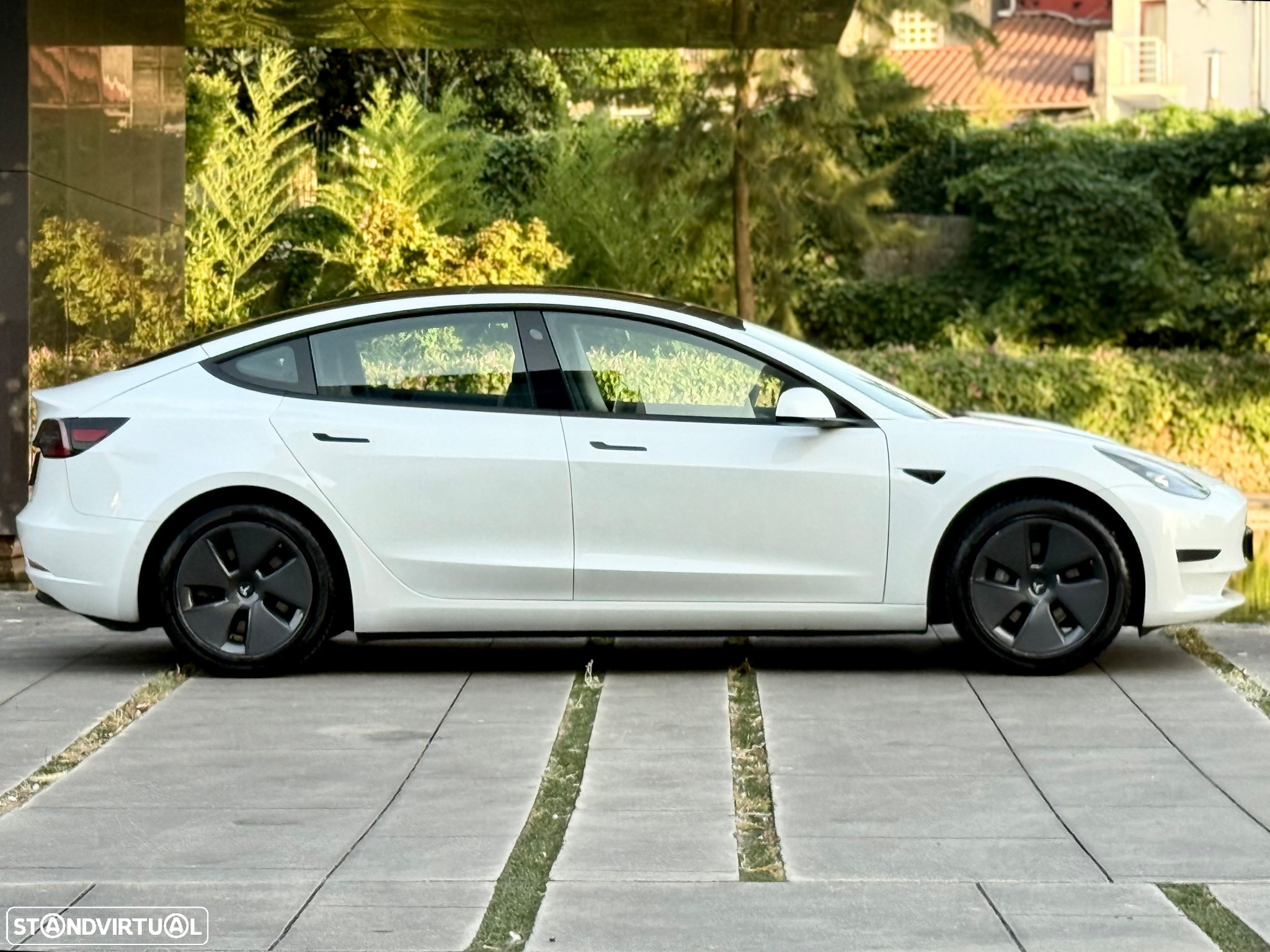 Tesla Model 3 Standard Range Plus RWD - 3
