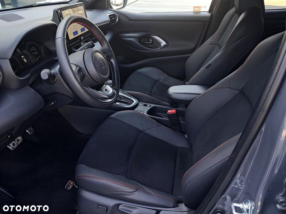 Toyota Yaris - 12