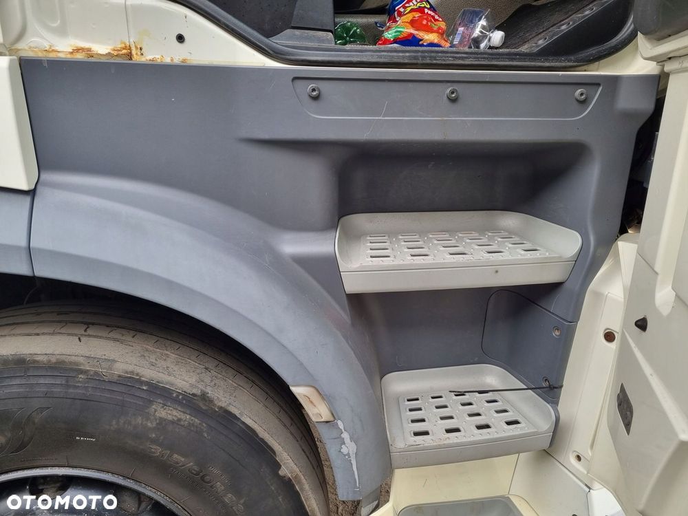 STOPIEŃ STOPNICA SCHODKI NADKOLE KABINY KOMPLETNA PRAWA DAF XF 106 - 1