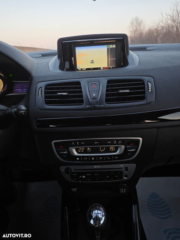 Renault Megane ENERGY dCi 110 Start & Stop Bose Edition - 8