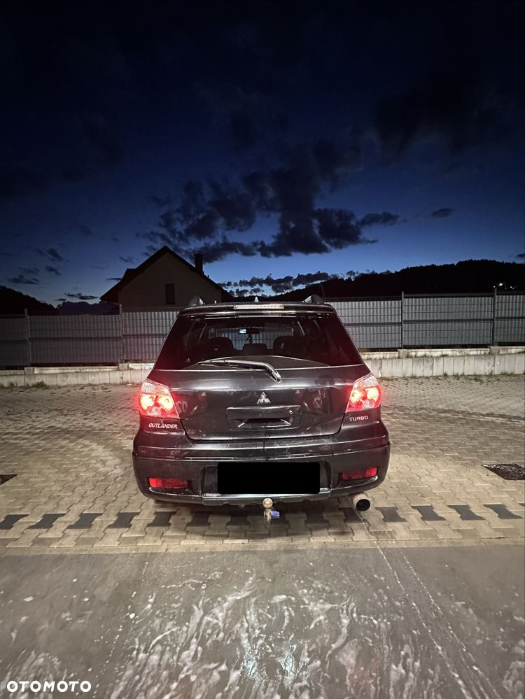Mitsubishi Outlander - 8