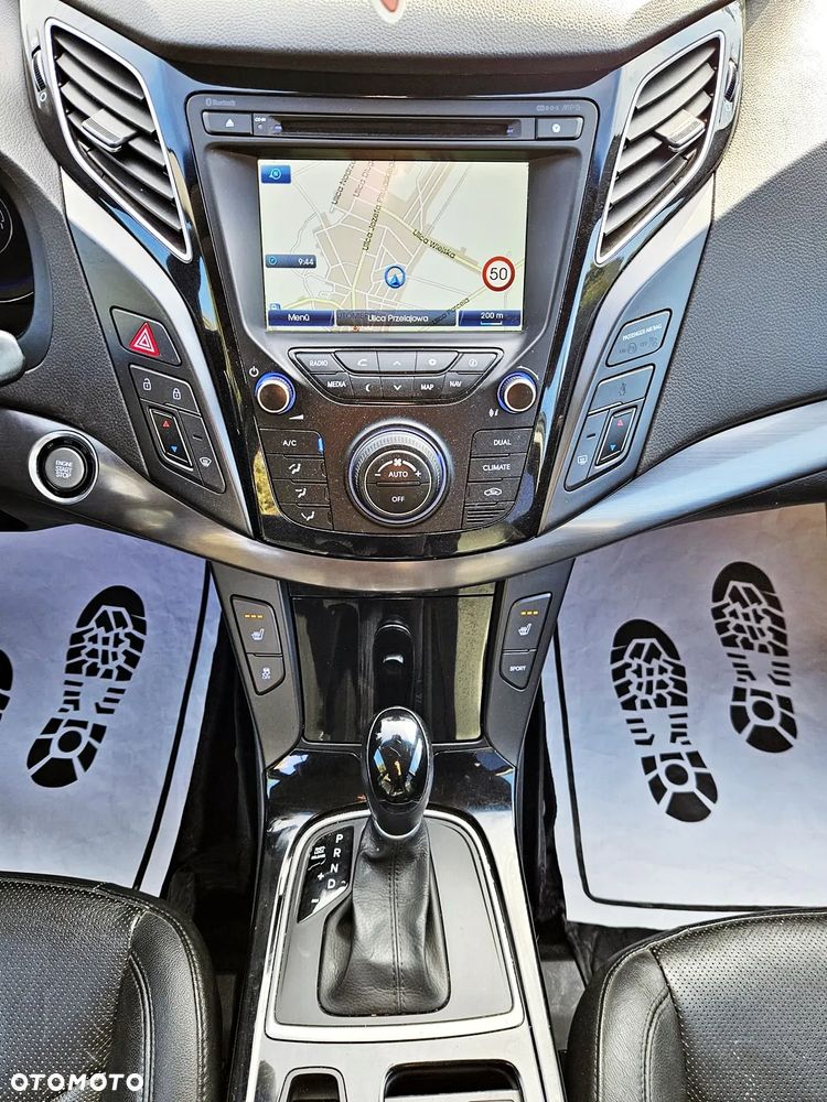 Hyundai i40 i40cw 1.7 CRDi Automatik Fifa World Cup Edition Silver - 15